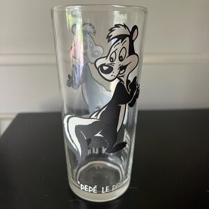 Vintage Pepsi 1973 Pepe Le Pew Collectors Glass Loonie Tunes
